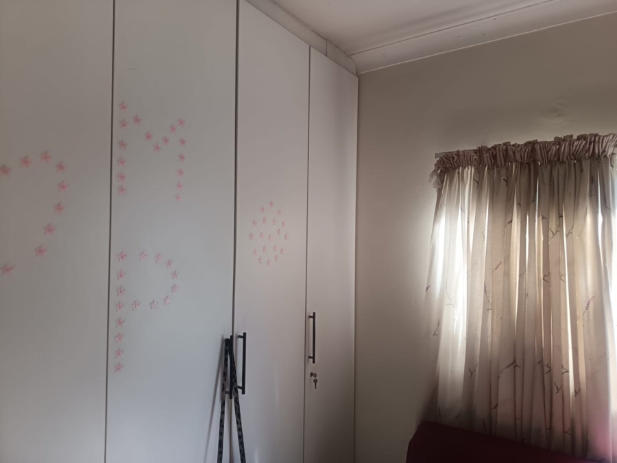 4 Bedroom Property for Sale in Heuwelsig Northern Cape
